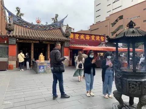 [Urban walking tour] Taipei｜Historical and cultural tour of Dadaocheng Xiahai Chenghuang Temple｜Chinese, English and Japanese commentary service｜ exclusive tour｜Plus limited edition Easy Travel Card