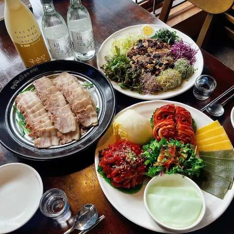 Myeongdong Branch | Won Halmeoni Bossam Jokbal & Bakgabudae(원할머니보쌈족발&박가부대) | Korea